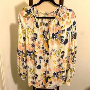Lucky Brand rayon boho style blouse with gathered neckline & self-tie M
